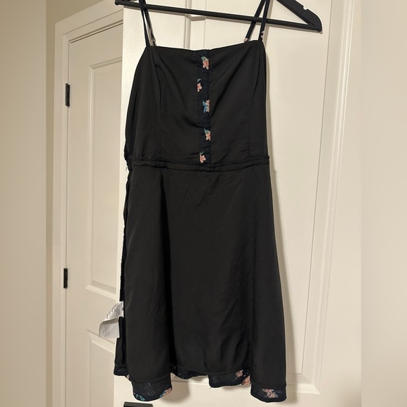 Hollister Floral Print Black Lined Button Mini Dress Size Medium Womens - Picture 10 of 10